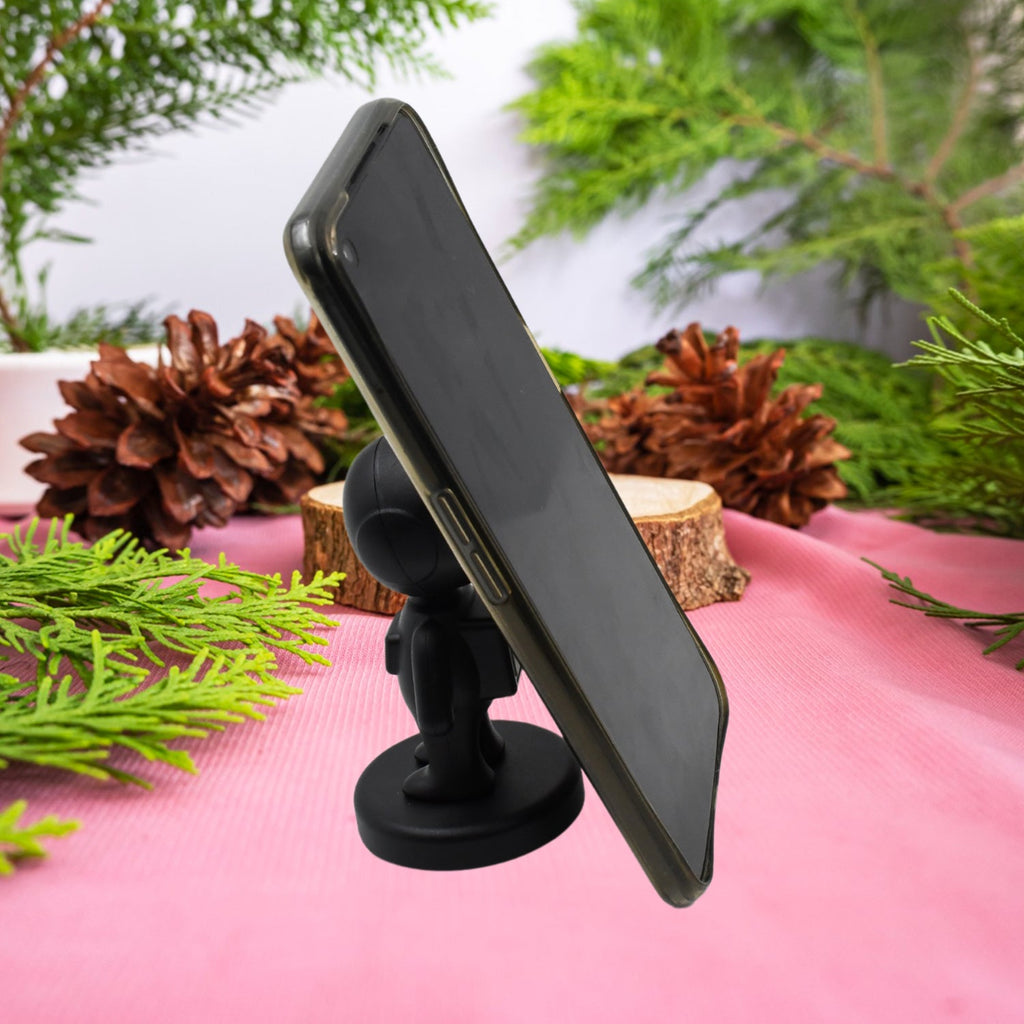 Cartoon Astronaut Magnetic Mobile Phone Holder – 360° Rotating Car Mount (1 Pc)-mobile accessories-AniGuess-AniGuess