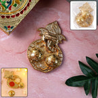 Tilak Holder